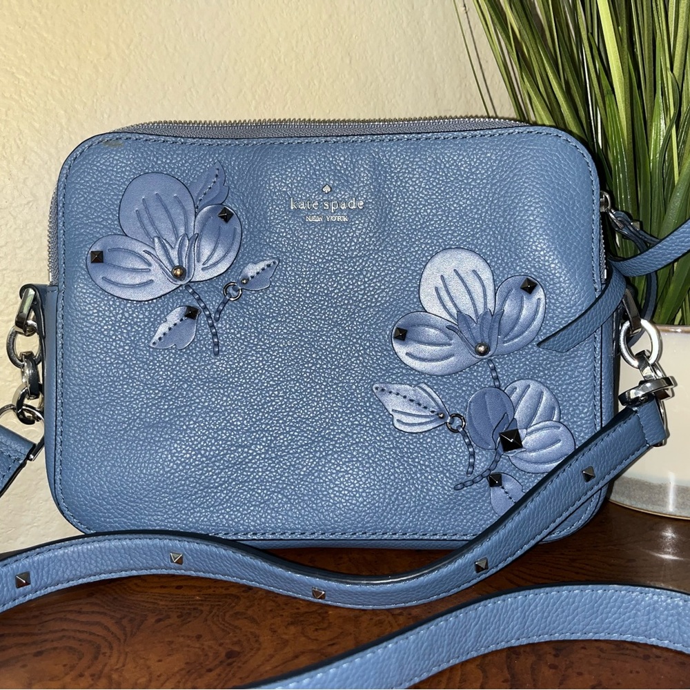 Kate Spade small cross body purse ⭐️⭐️⭐️